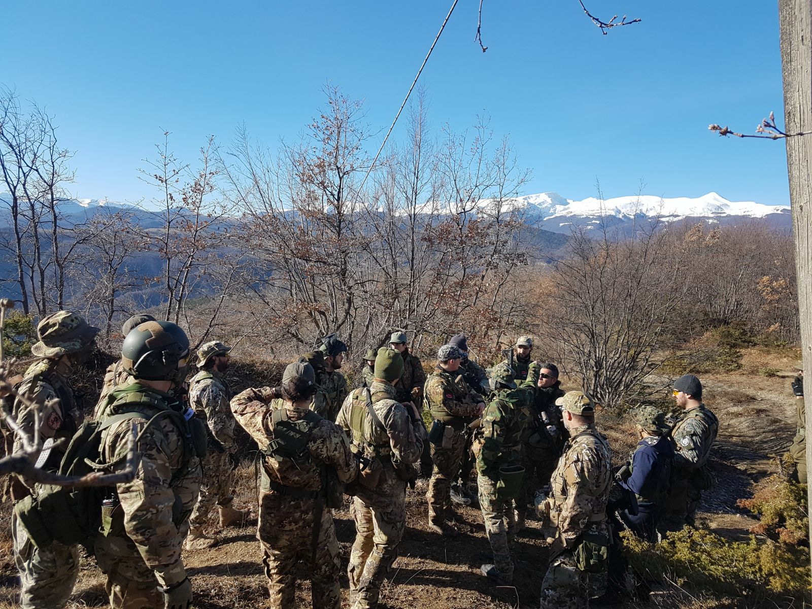 Il gruppo Eternal Assault durante un’uscita